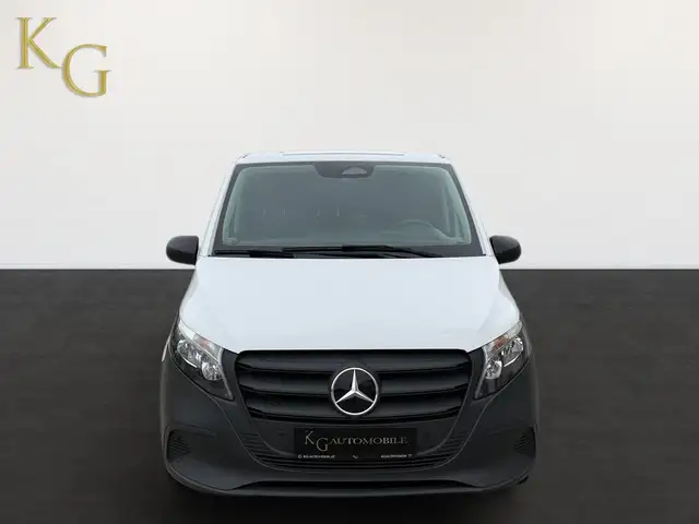 Mercedes-Benz Vito view 5