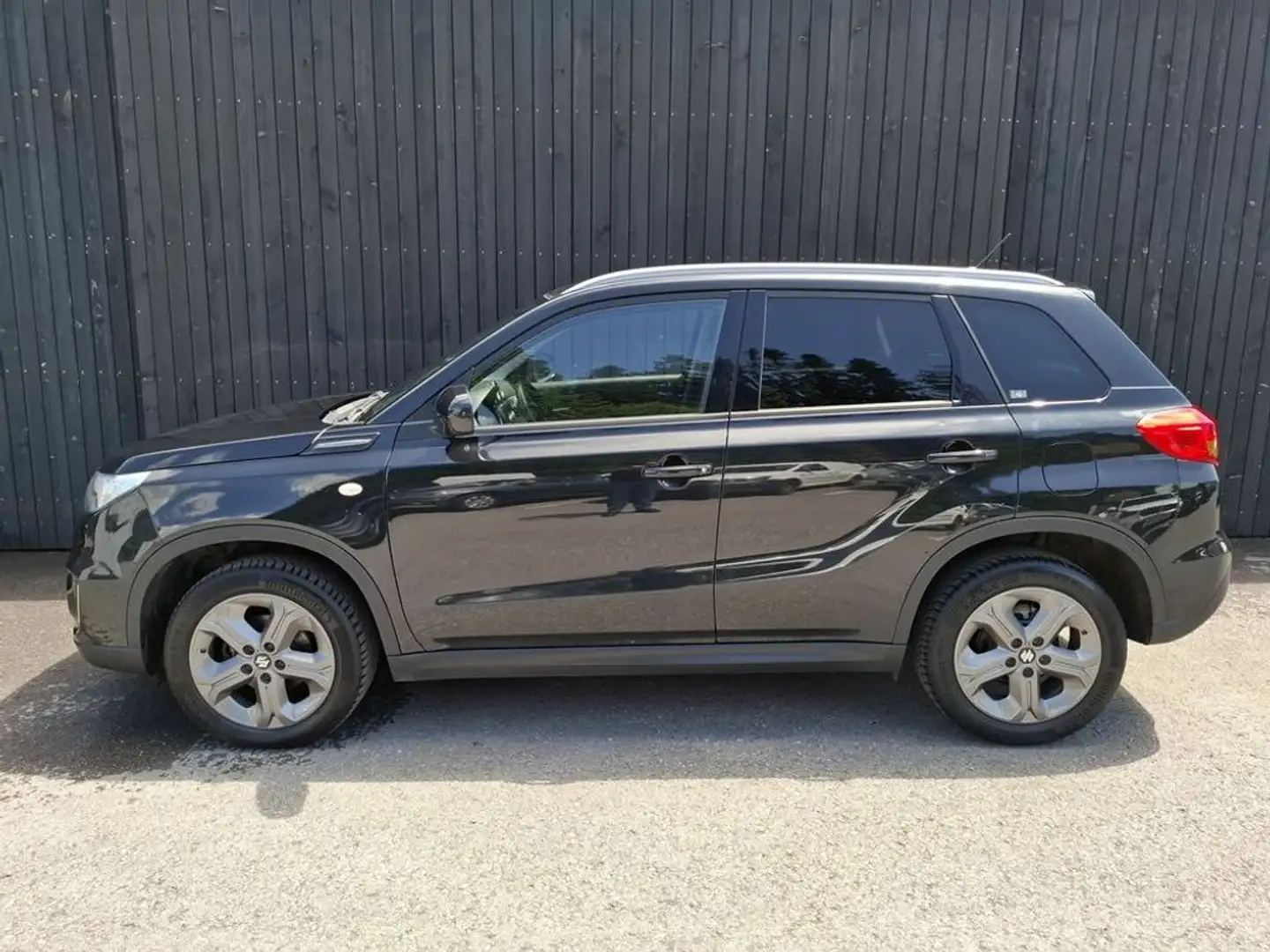 Suzuki Vitara 1.6 DDiS AllGrip Shine Schwarz - 2