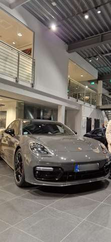 Imagine Porsche Panamera GTS