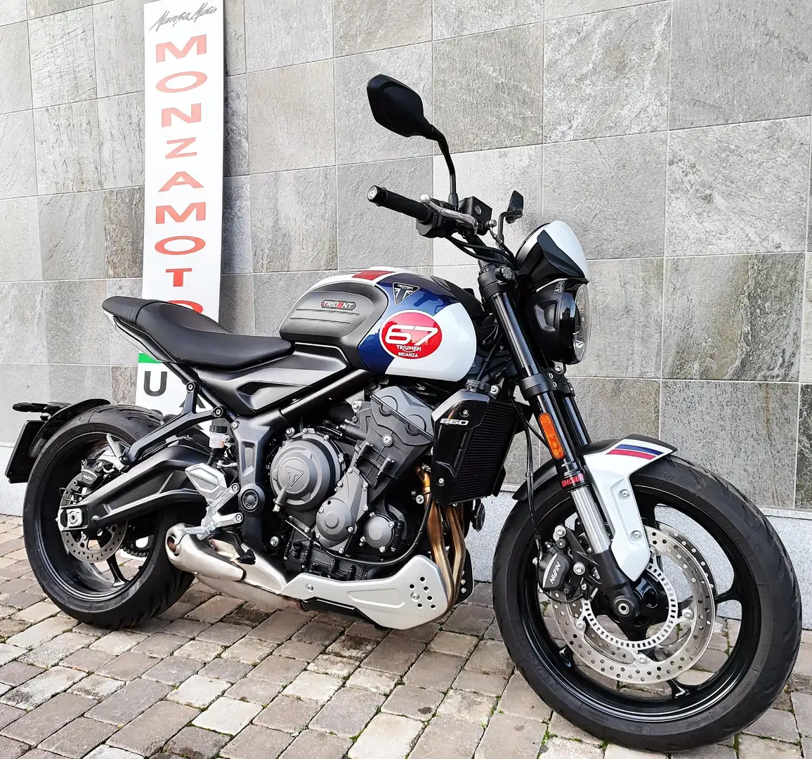 Triumph Trident 660 TRIPLE TRIBUTE Negru - 1