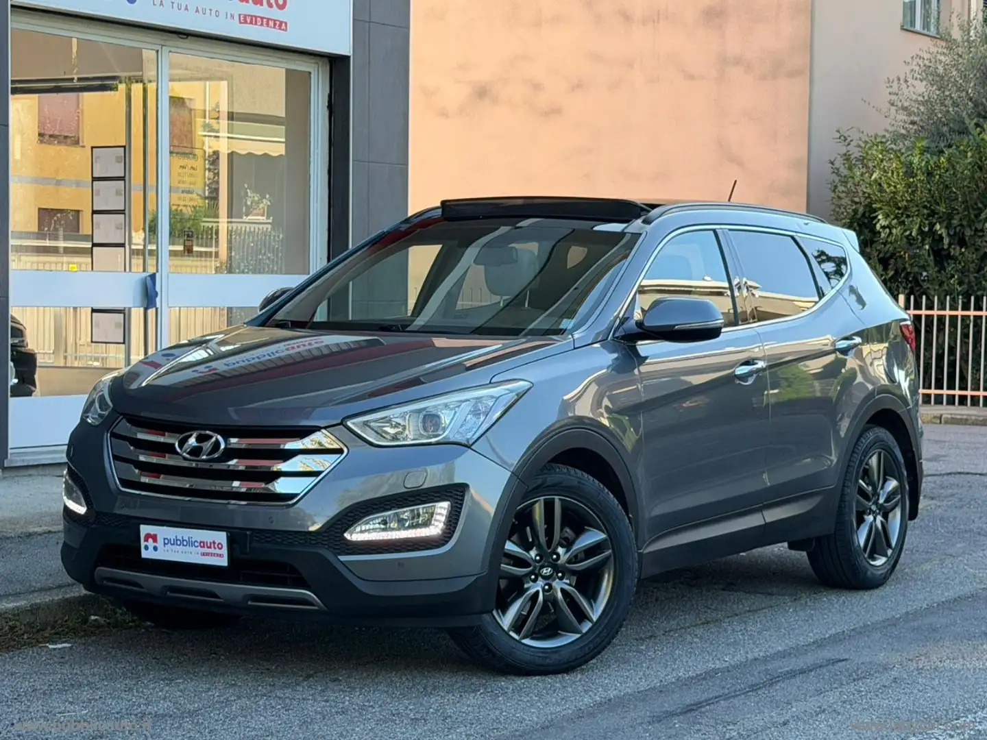 Hyundai SANTA FE 2.2 CRDi 4WD A/T Style Grau - 1