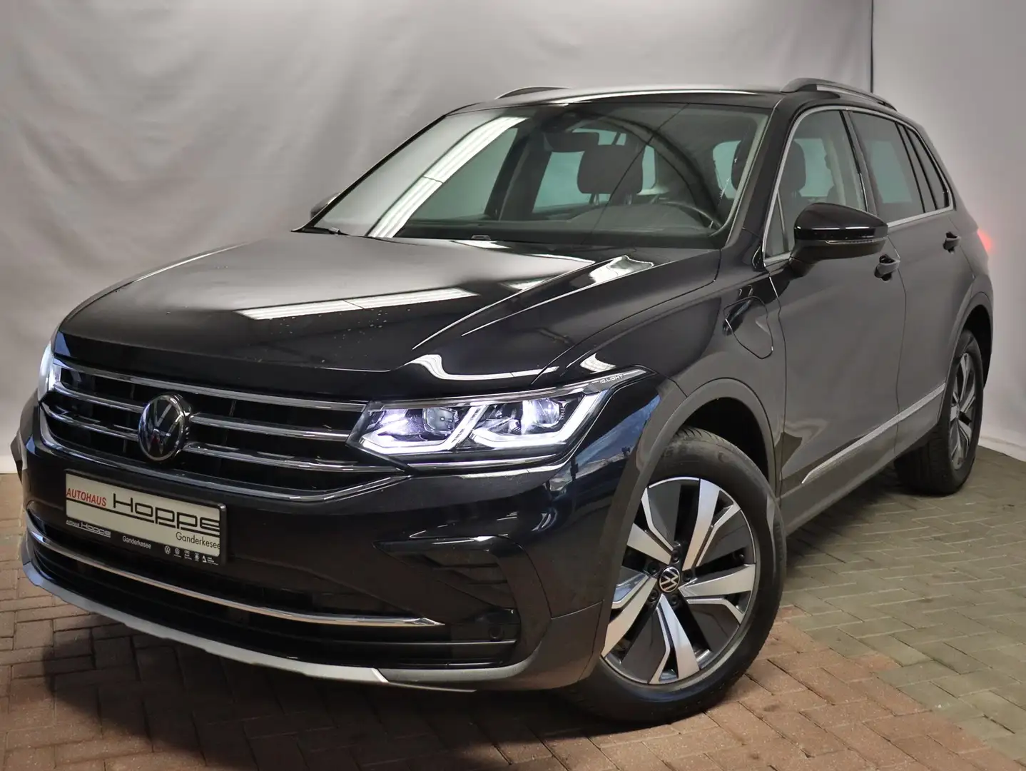 Volkswagen Tiguan Elegance 1.4 l TSI DSG eHybrid AHK+RFK+NAVI+KEY... Noir - 2