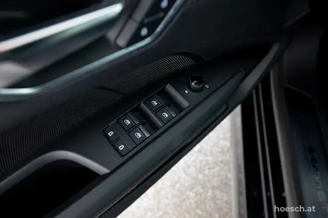 Audi e-tron GT quattro 20" LUFT PANO WÄRME B&O ALLRADLENKUNG Ansicht 30