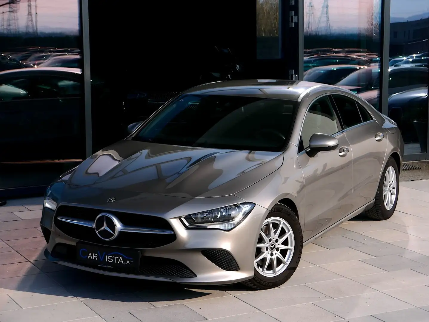 Mercedes-Benz CLA 180 Aut. *Navigation & Rückfahrkamera* Silber - 1