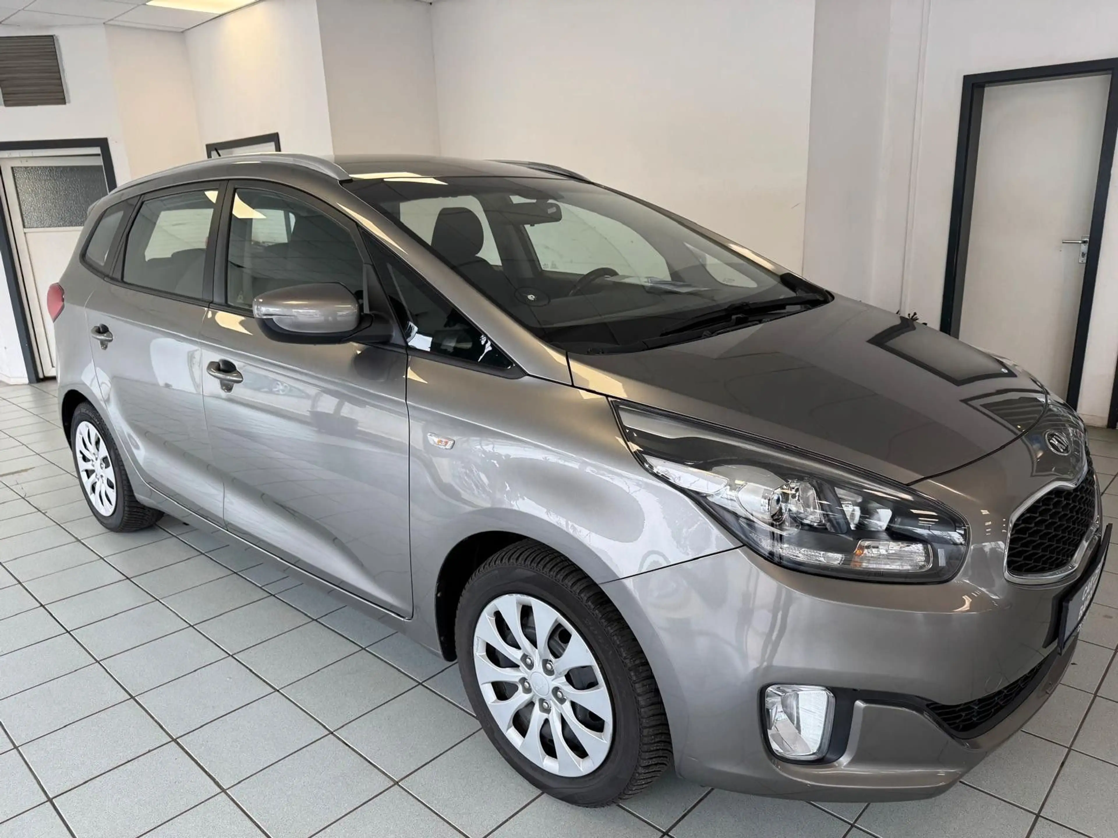Kia Carens 1.6 ***7-Sitzer+Tempomat+LED*** — photo 4
