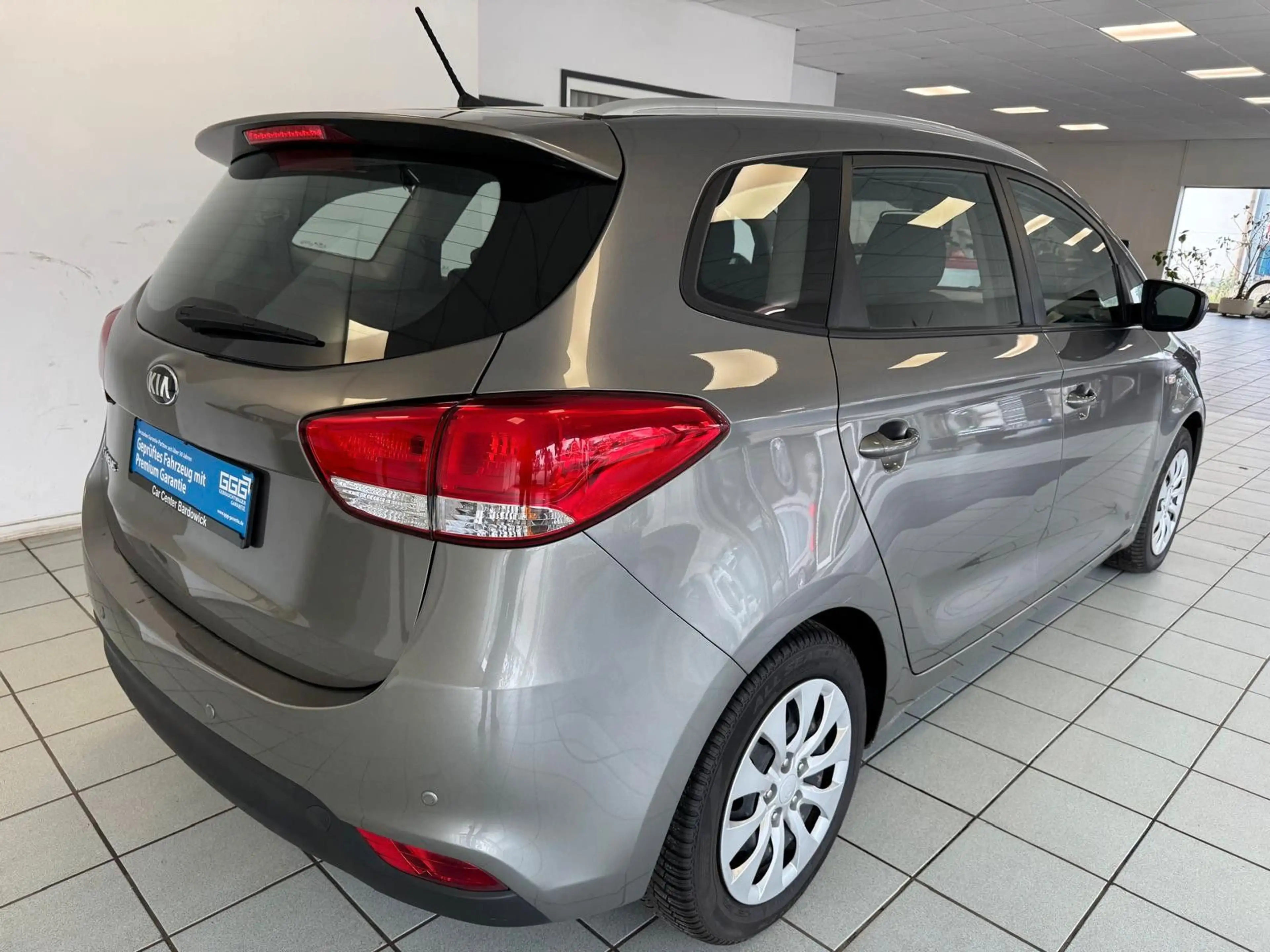 Kia Carens 1.6 ***7-Sitzer+Tempomat+LED*** — photo 5