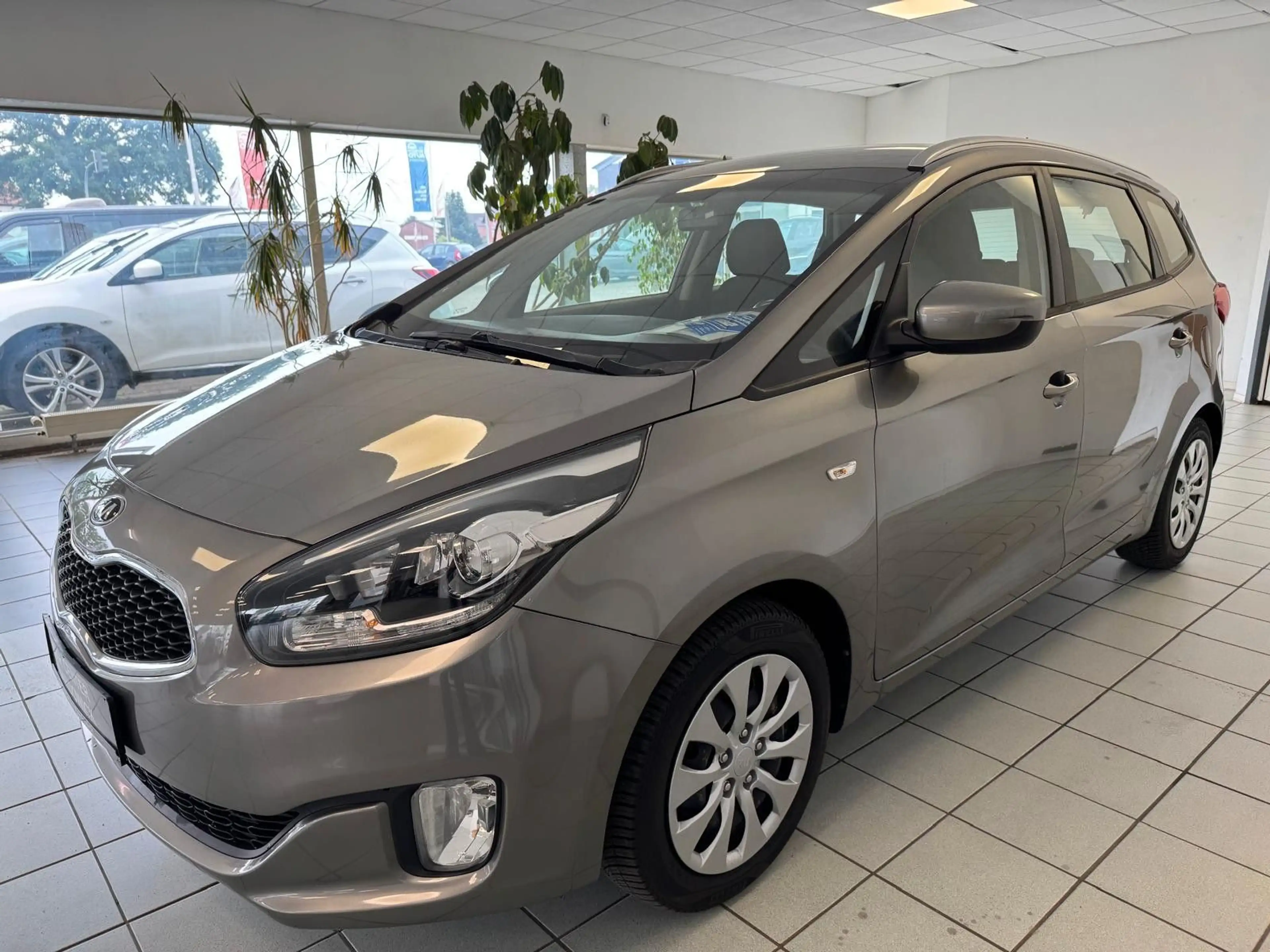 Kia Carens 1.6 ***7-Sitzer+Tempomat+LED*** — photo 7