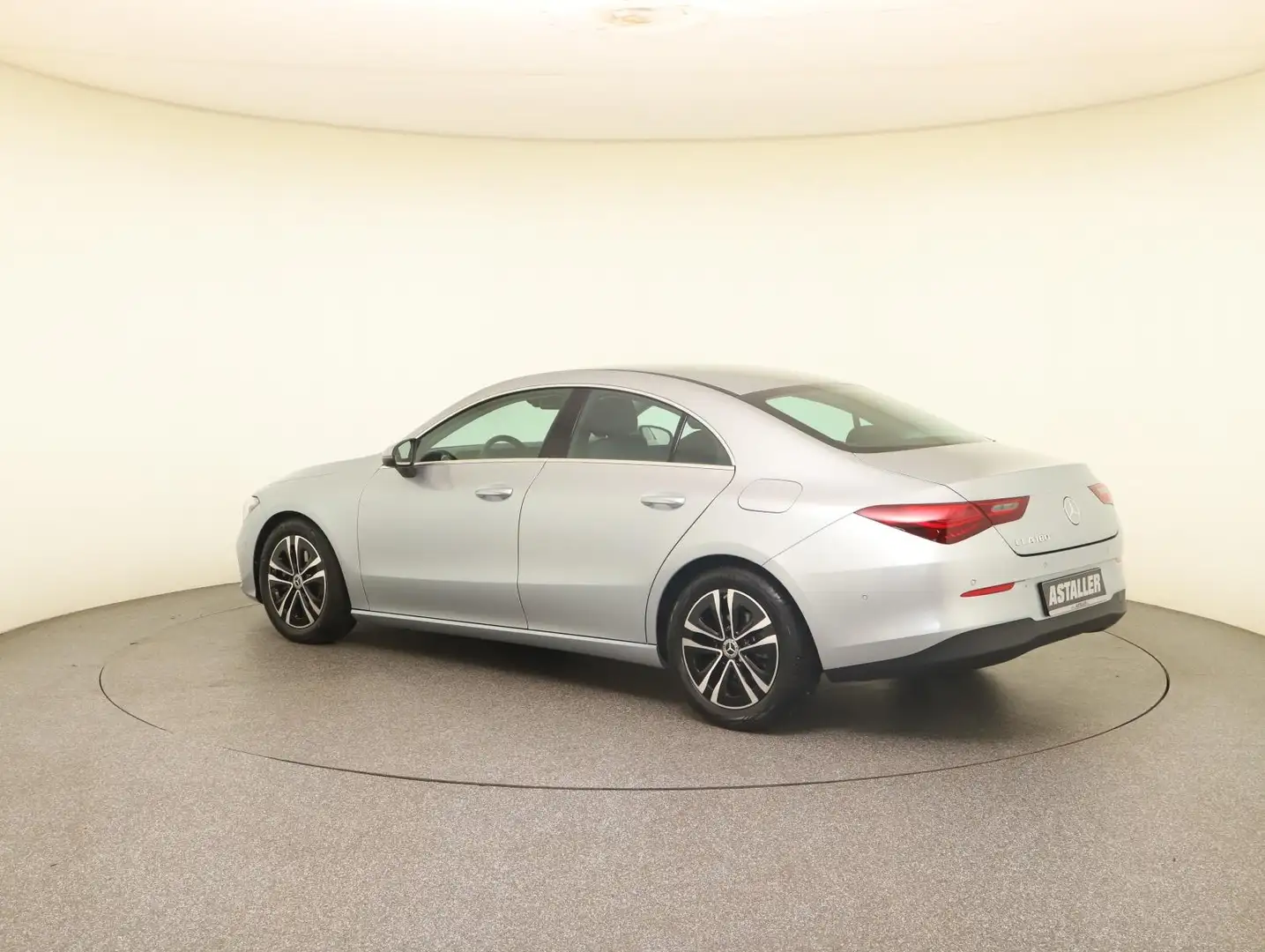 Mercedes-Benz CLA 180 Coupe Entry Advanced+Distron+LED+Navi Silber - 2