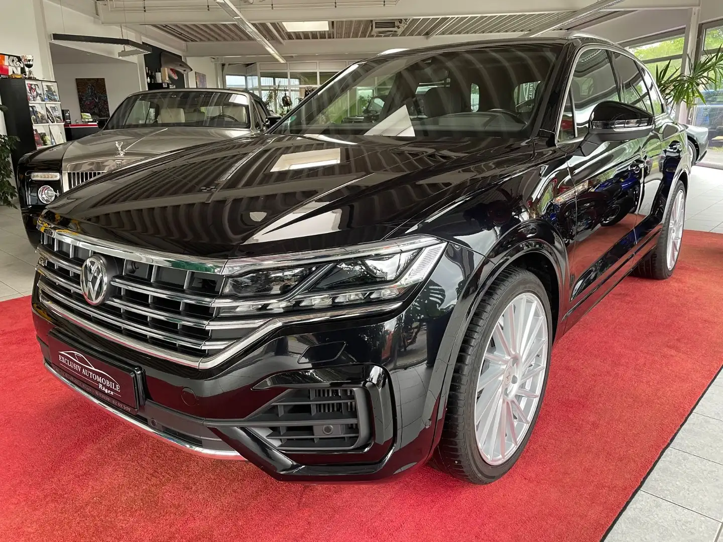 Volkswagen Touareg V8 R-Line Massage NightVision AHK 22 Zol Schwarz - 1