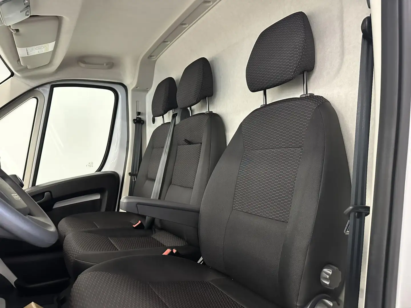 Opel Movano 2.2D 140 S&S L2H2 3.5t Blanc - 2