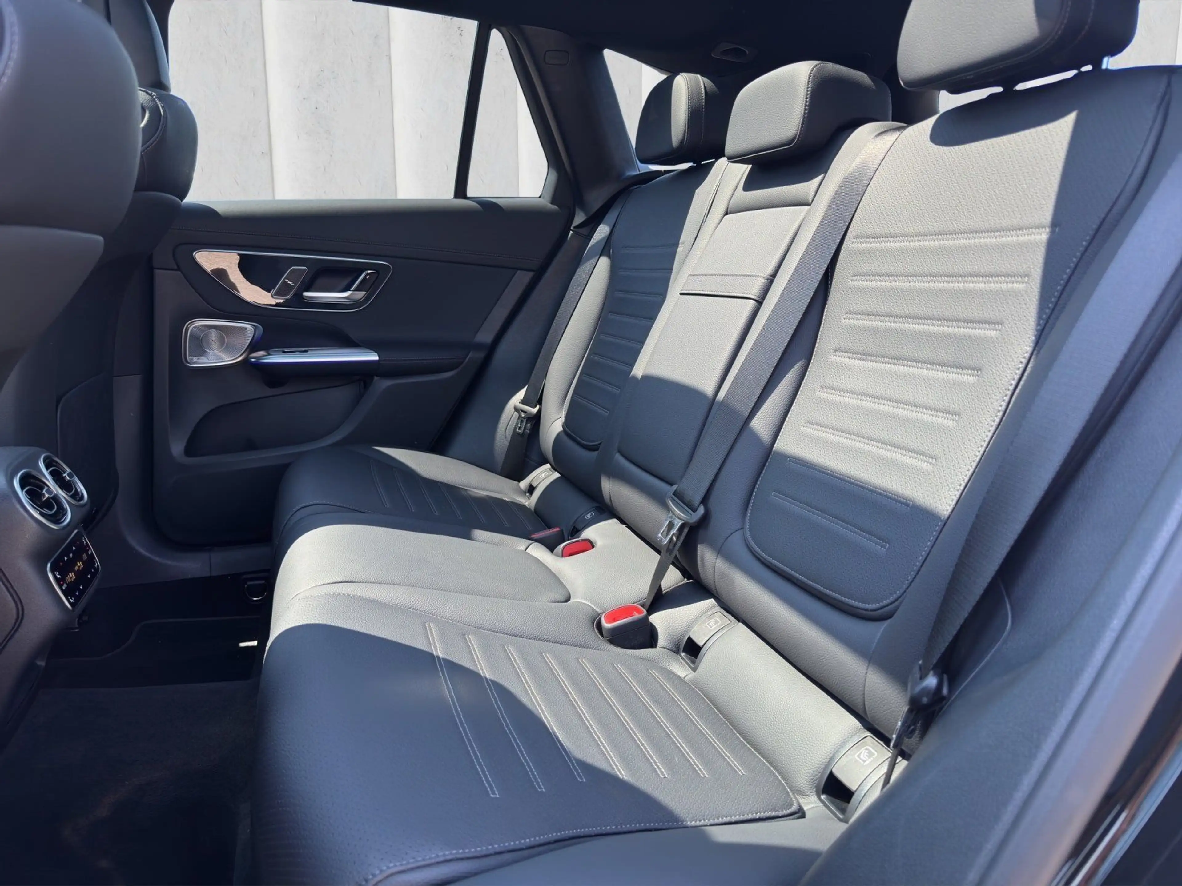 Mercedes-Benz GLC 300 de AMG Prem+ 4M Night Pano Burm HUD AHK — photo 13