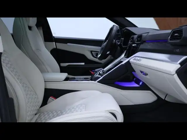 Lamborghini Urus view 13