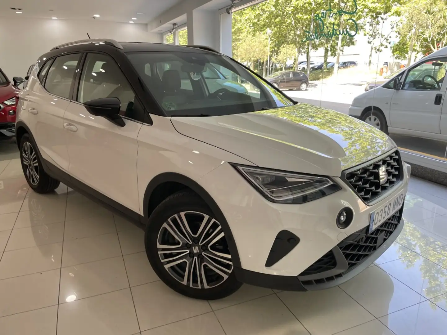 SEAT Arona 1.0 TSI S&S FR XM 110 Wit - 2