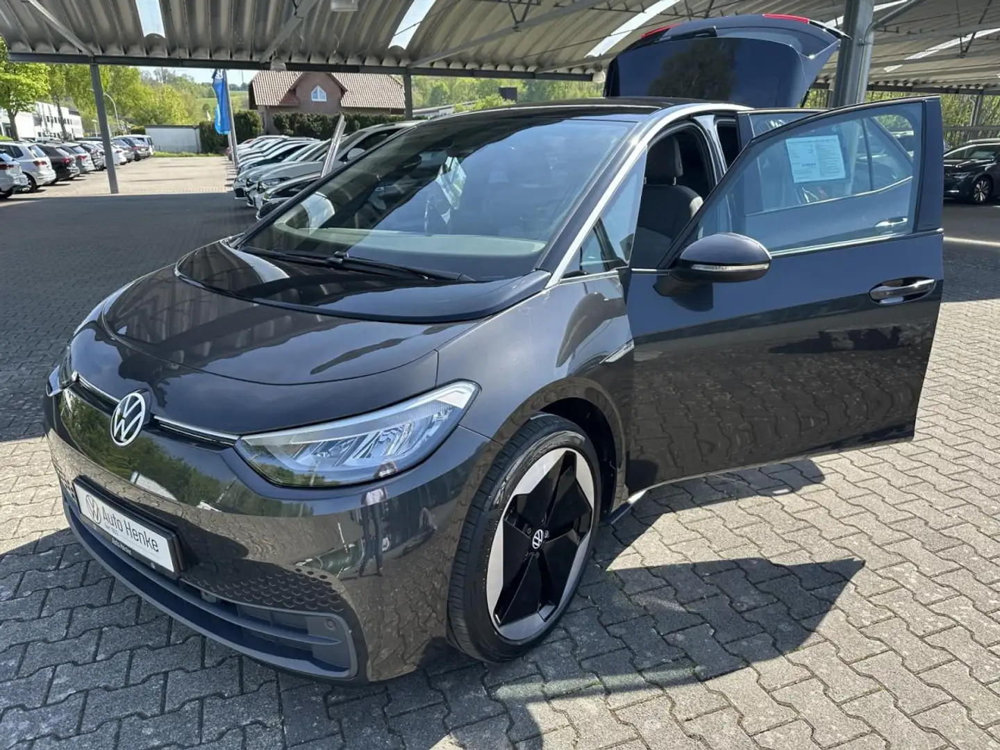 Volkswagen ID.3 Pro Performance, 58kWh APP-CONNECT + NAVI + KLIMA Gris - 2