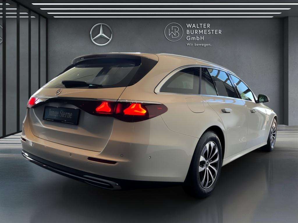 Mercedes-Benz E 200