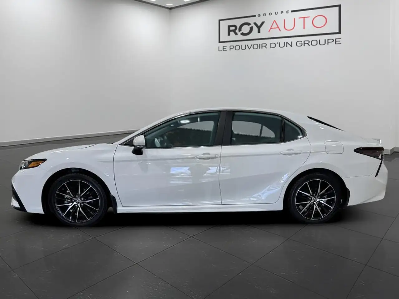 Toyota Camry снимка Toyota Camry