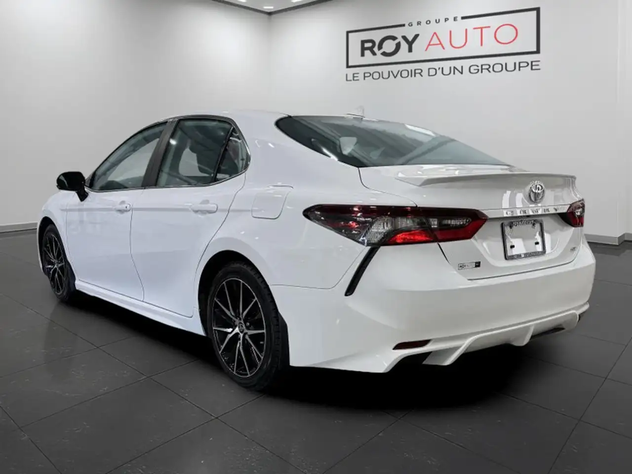 Toyota Camry снимка Toyota Camry
