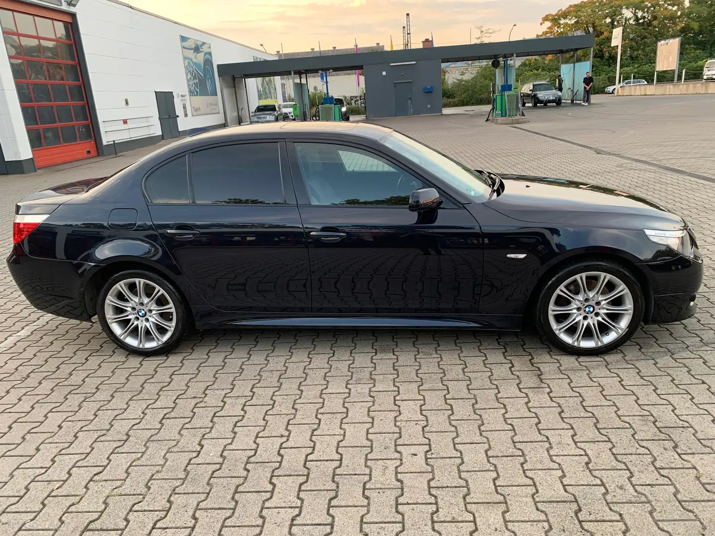 BMW 525 5er 525xi M-Paket Black - 2