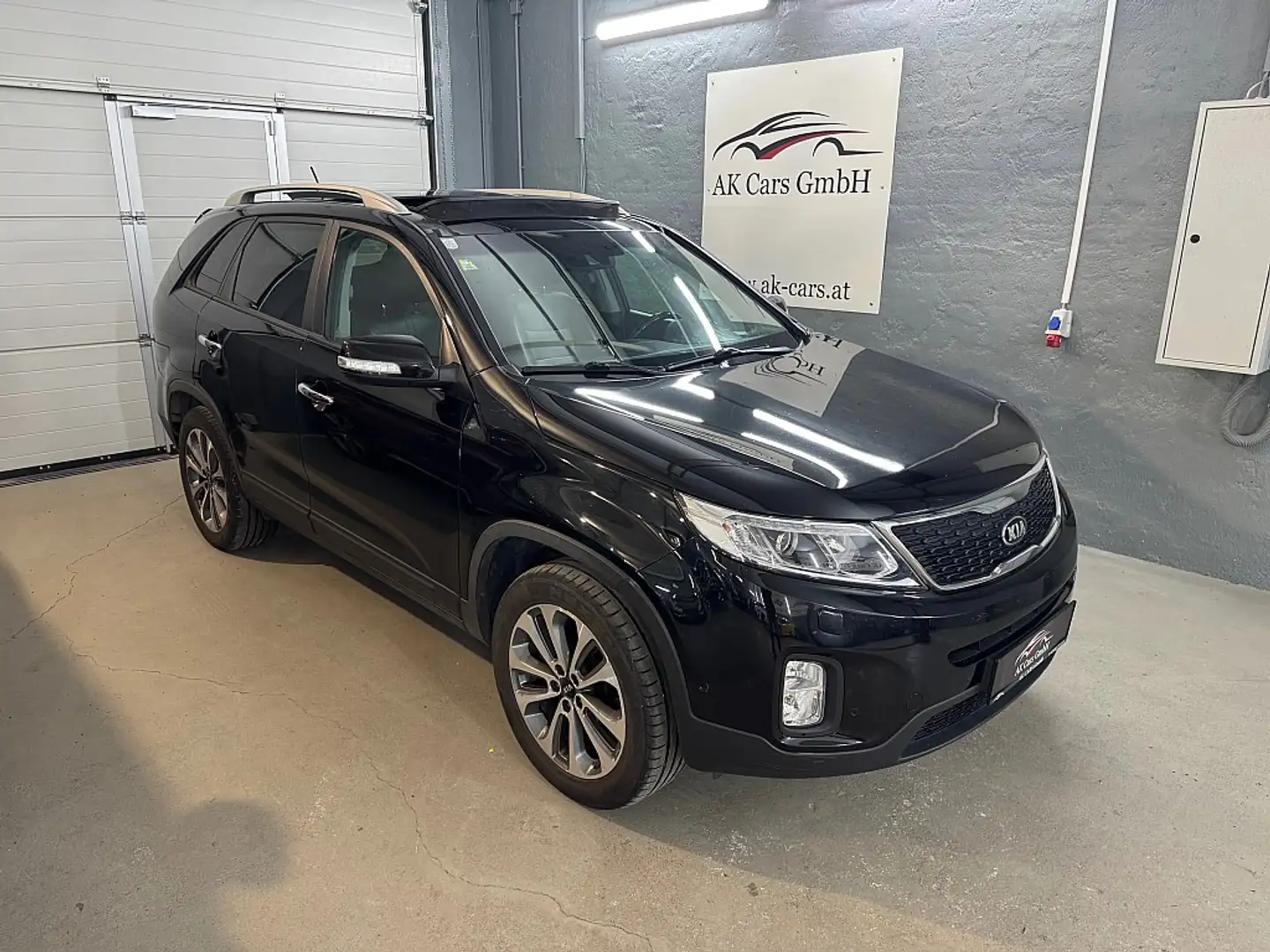 Kia Sorento 2,2 CRDi Active Pro 4WD Aut.*Panorama*Navi*Sitz... Czarny - 1