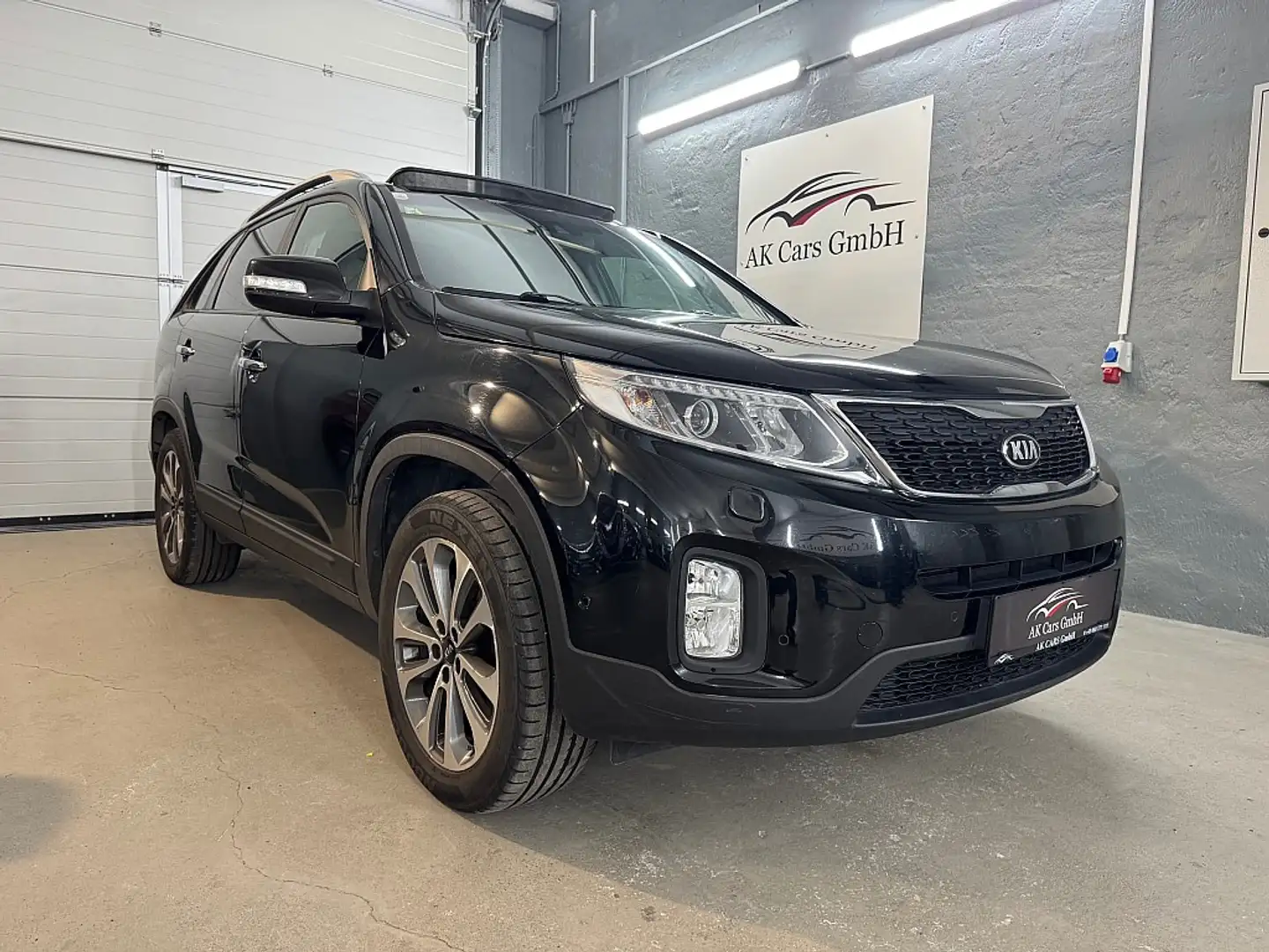 Kia Sorento 2,2 CRDi Active Pro 4WD Aut.*Panorama*Navi*Sitz... Negru - 1