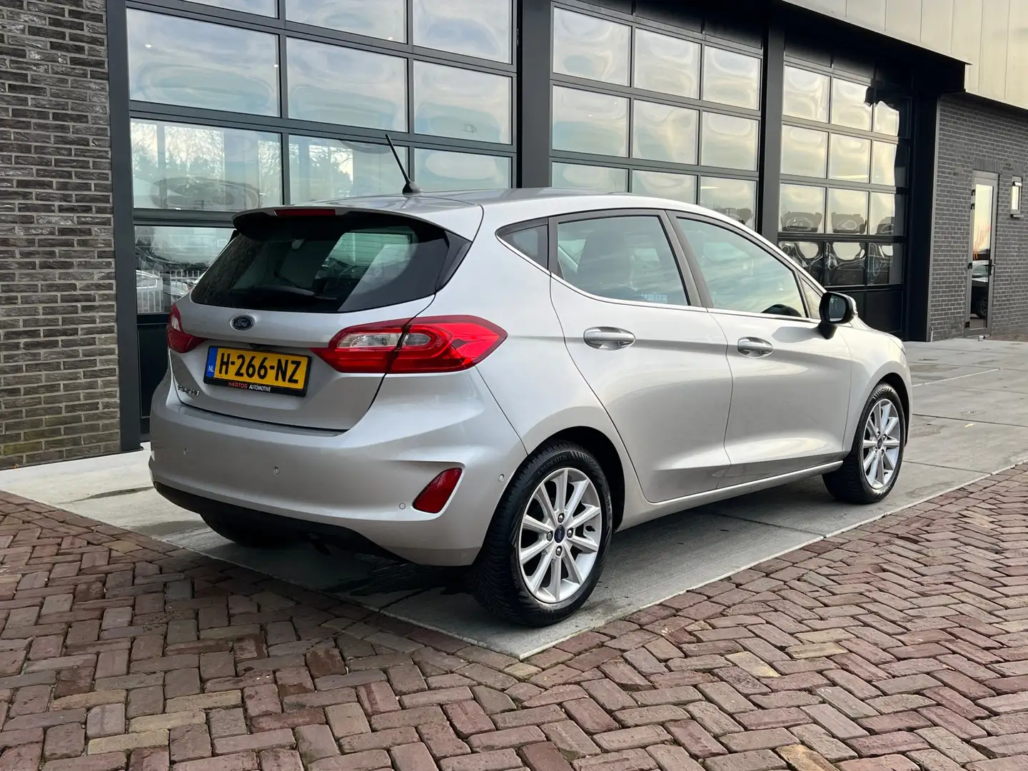 Ford Fiesta 1.0 EcoBoost Titanium | Auto | Camera | Keyless | Gris - 2