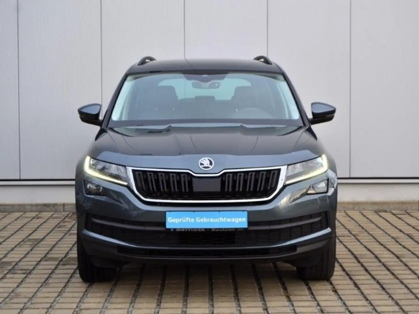 Skoda Kodiaq 2.0 TDI DSG Soleil AHK/ST-HZ/LED/19-ZOLL/NAVI/LED Grau - 2