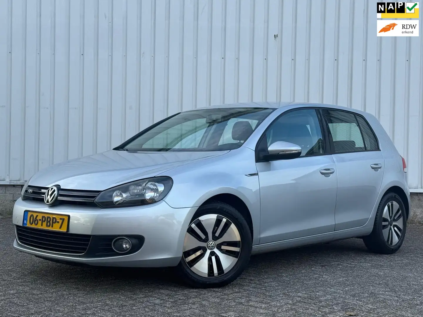 Volkswagen Golf 1.2 TSI Comfortline BlueMotion 2e Eigenaar,Trekhaa Серый - 1