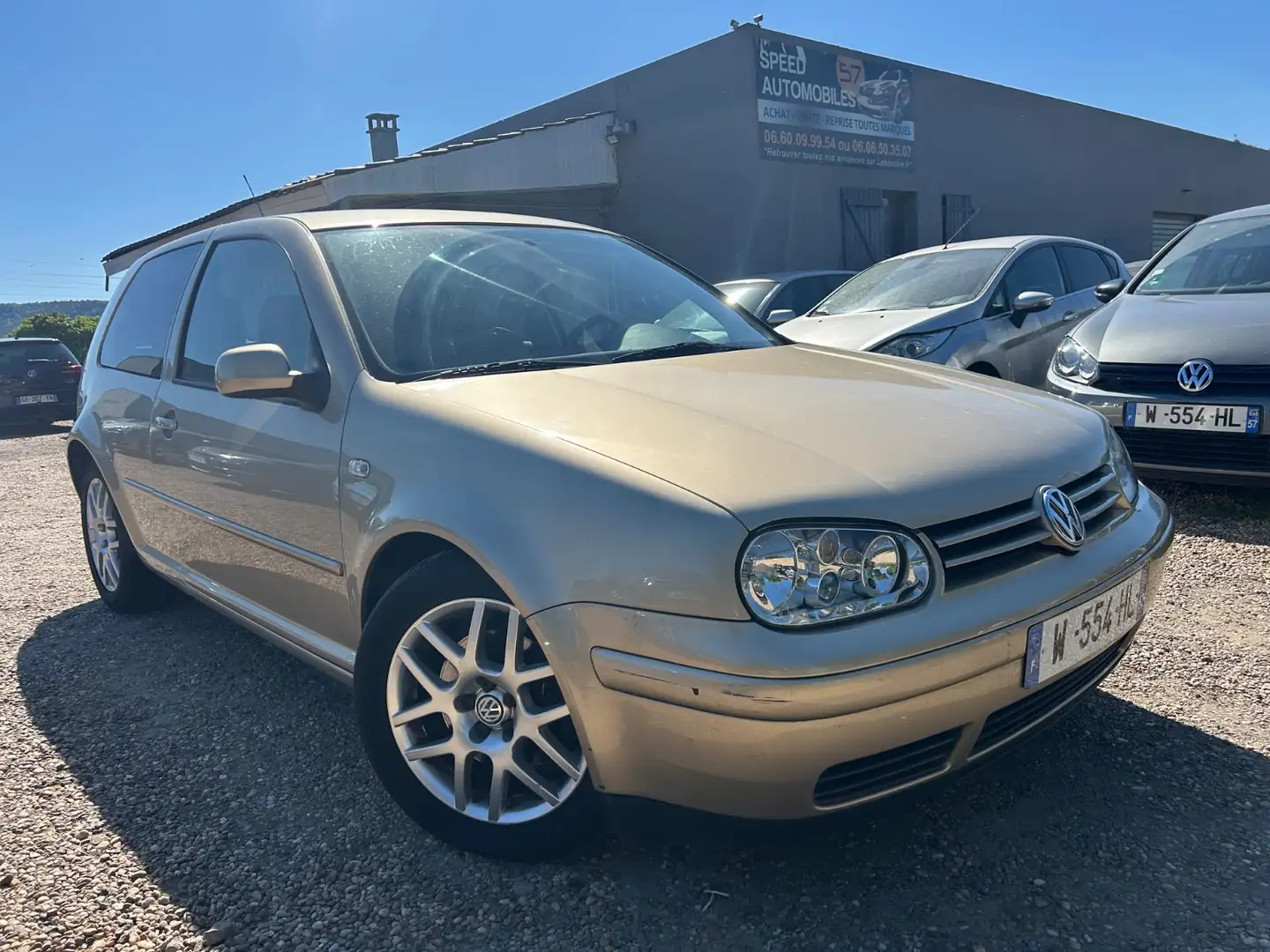 Volkswagen Golf Confort Jaune - 1