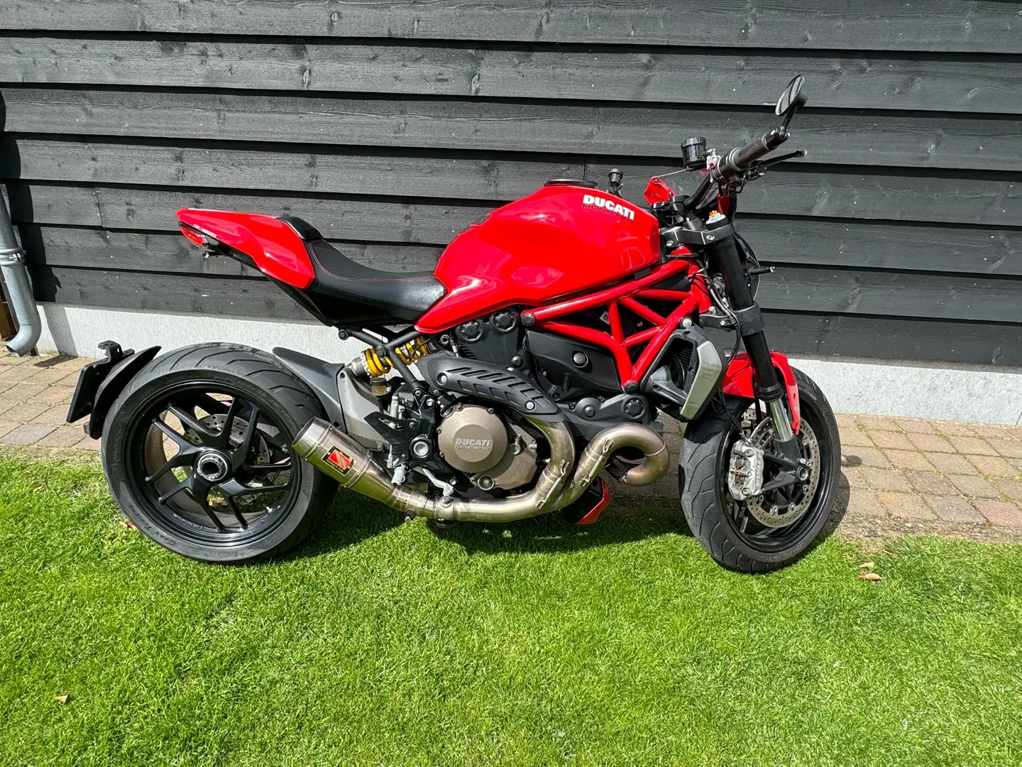 Ducati Monster 1200 Rood - 2