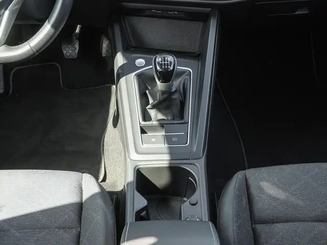 Volkswagen Golf view 13