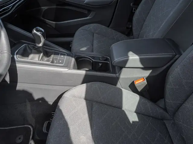 Volkswagen Golf view 14