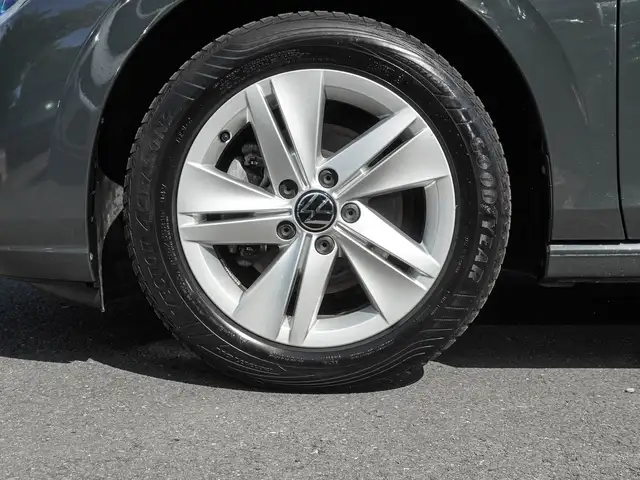 Volkswagen Golf view 7
