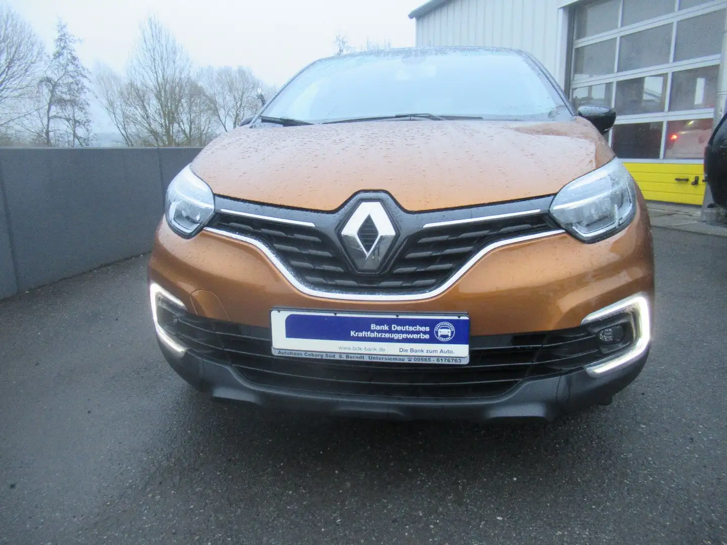 Renault Captur Limited NAVI LED SHZG PDC TEMPOMAT KLIMA Oranje - 2