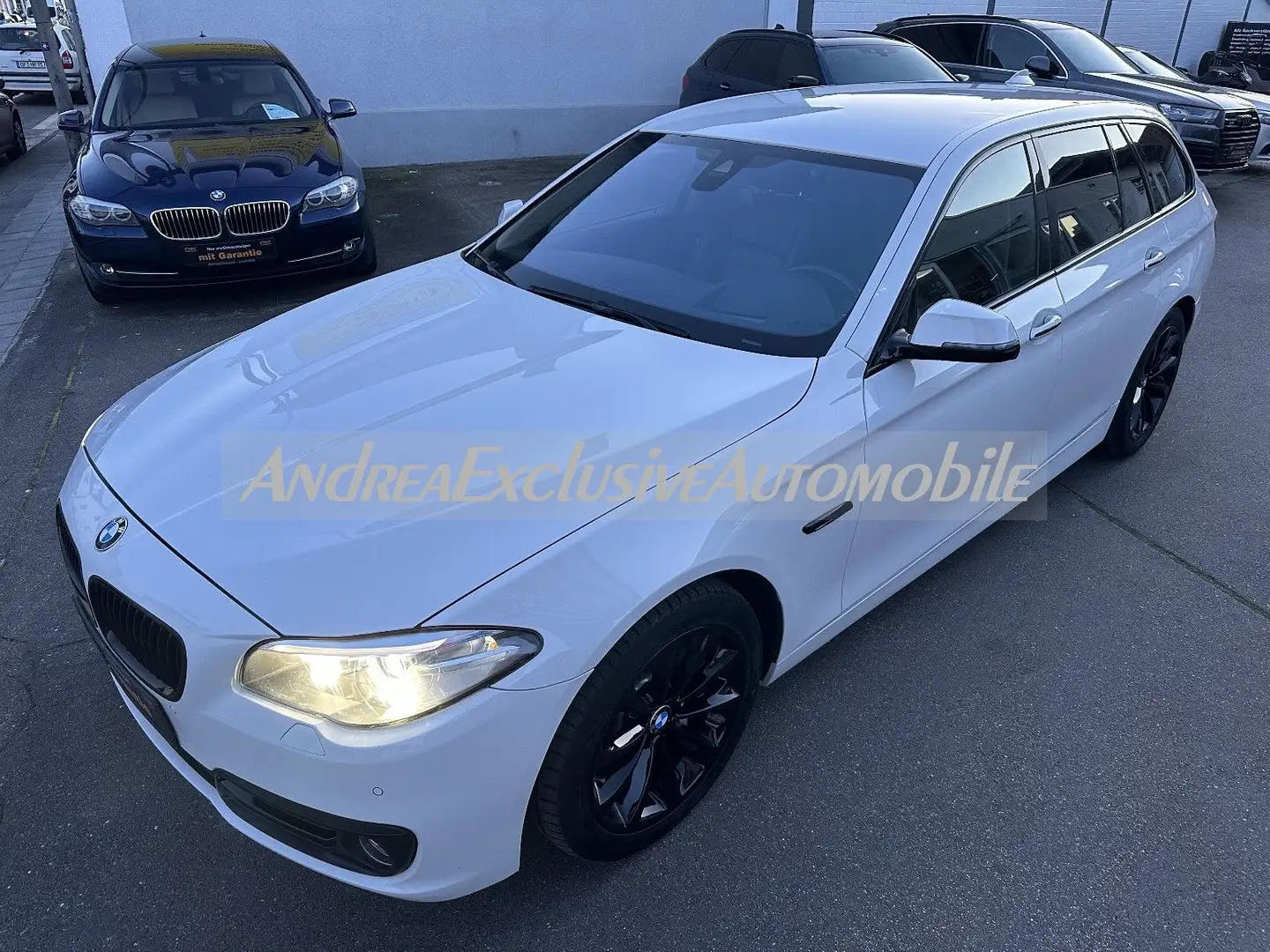 BMW 530 dA xDrive  Touring  Luxury Voll+Topzustand Weiß - 1