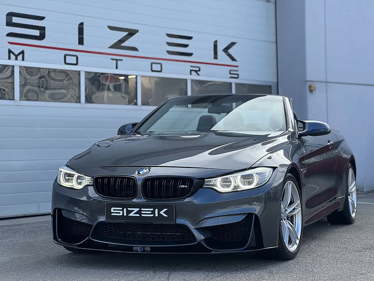 BMW M4 Cabrio M-DKG Aut. (F83)|LED|OLED|KEYLESS|NAVI Grau - 1