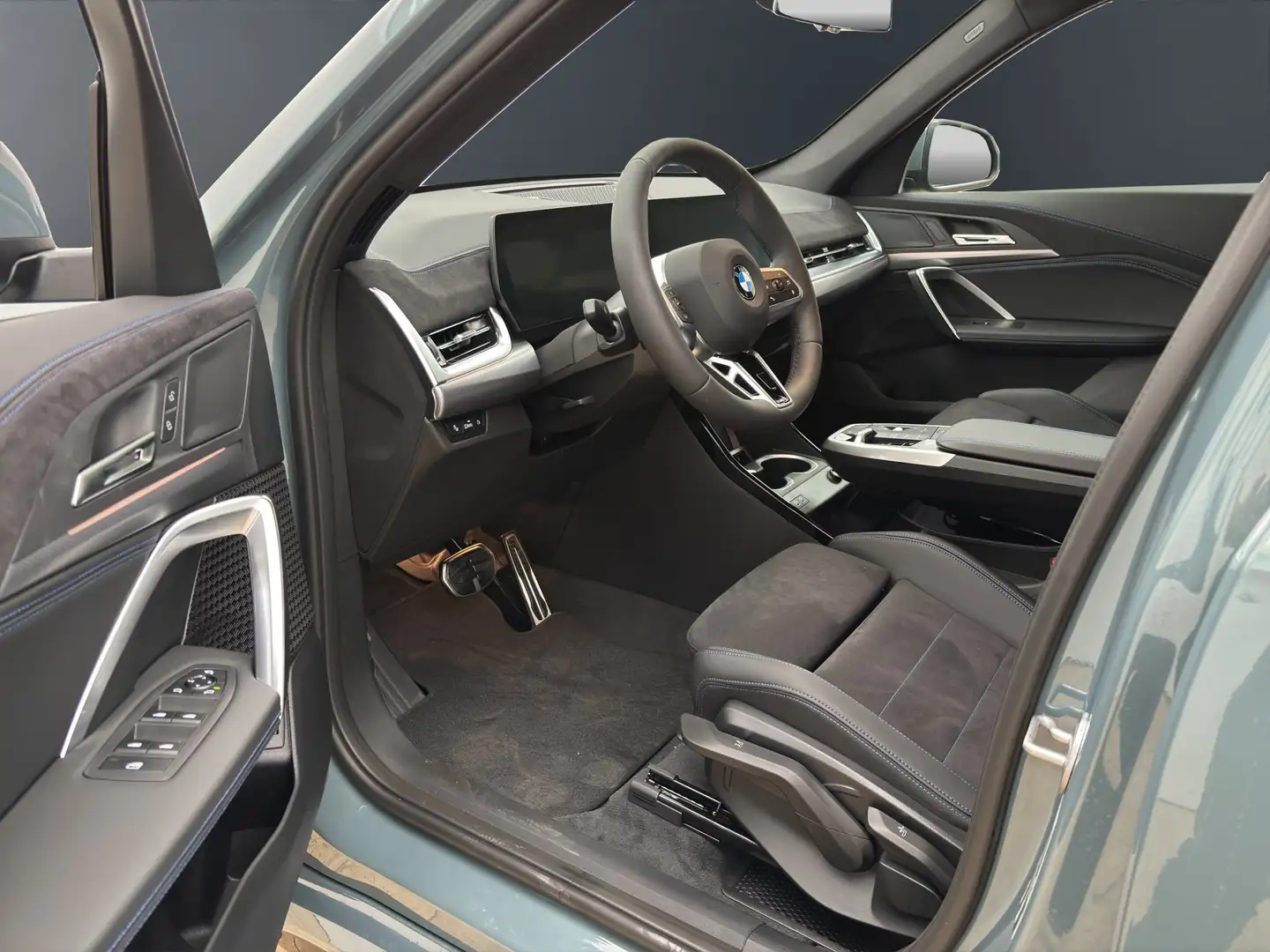 BMW X1 sDrive20i [M Sport, AHK, ACC, RFK, 18" LMR] Vert - 2