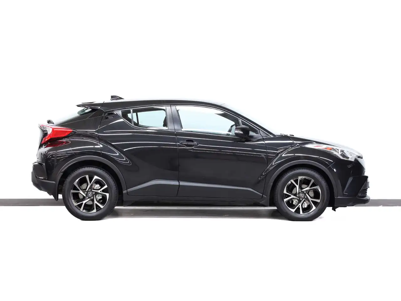 Toyota C-HR снимка Toyota C-HR
