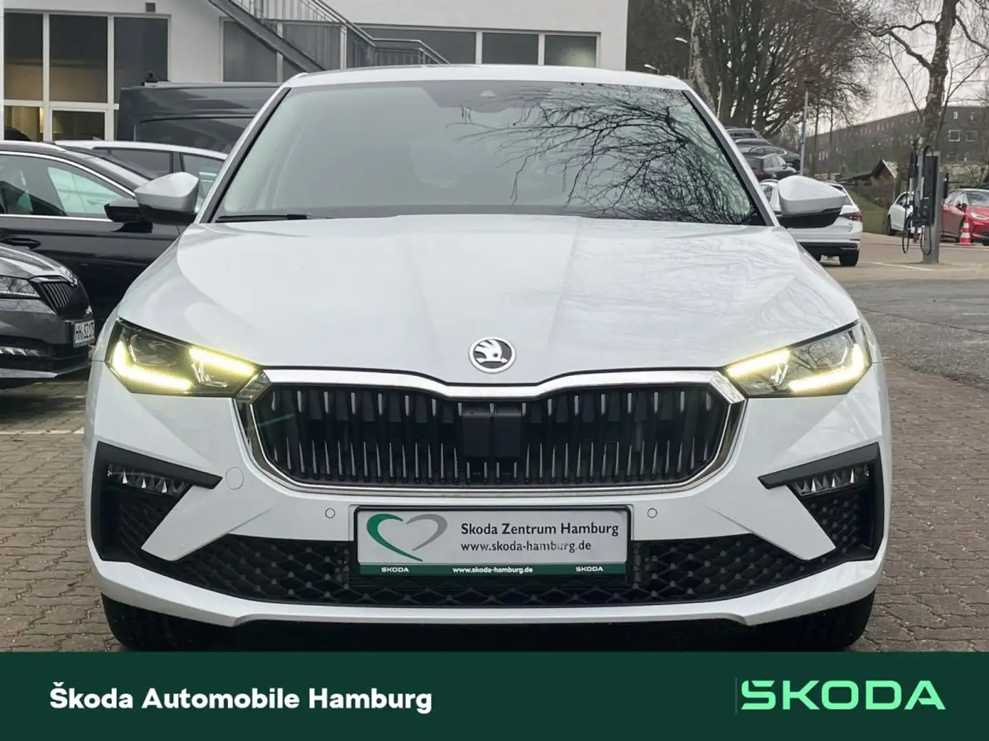 Skoda Scala Tour 1.0 TSI DSG Weiß - 2
