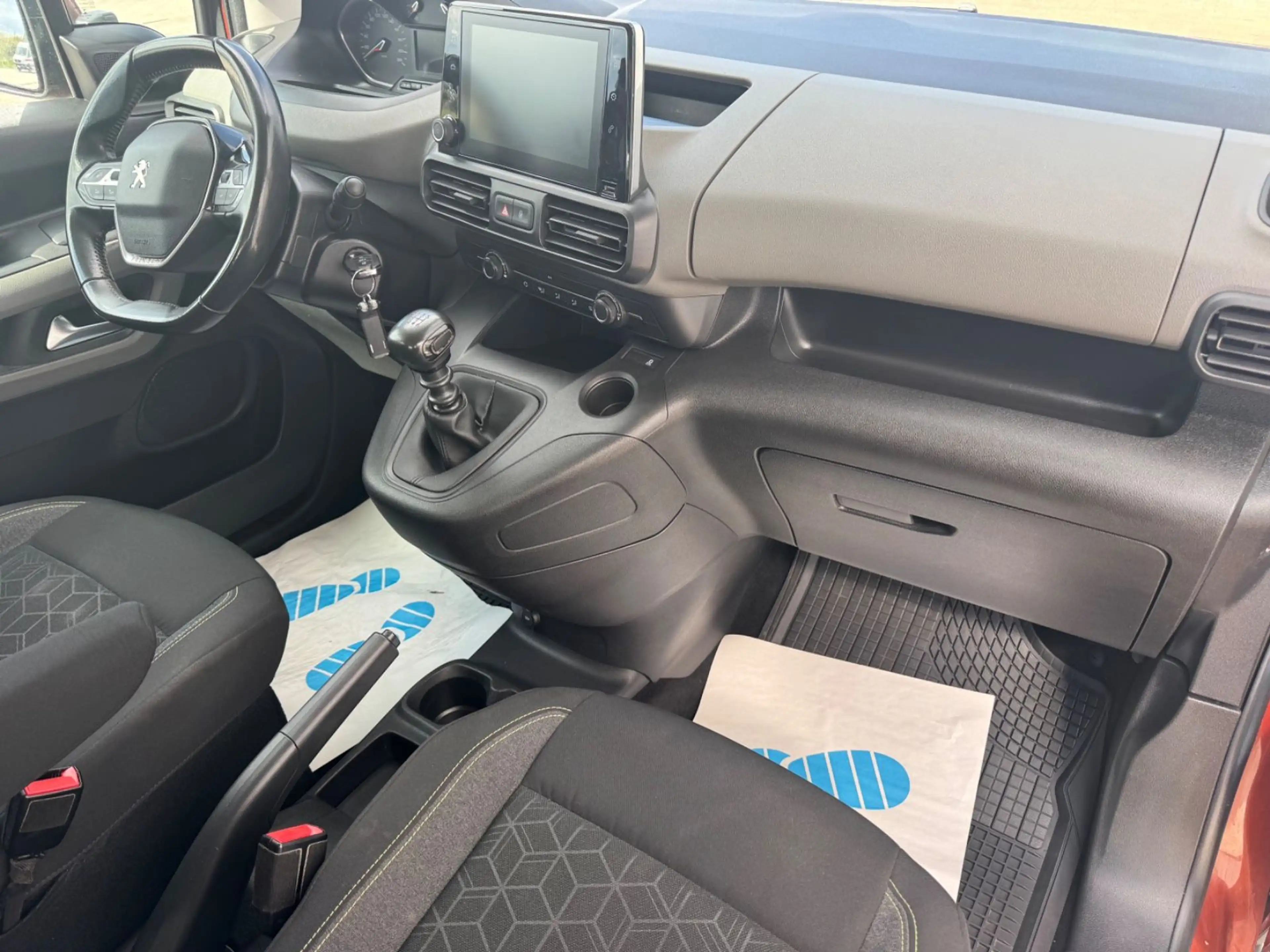 Peugeot Rifter PureTech 110 Allure — photo 9