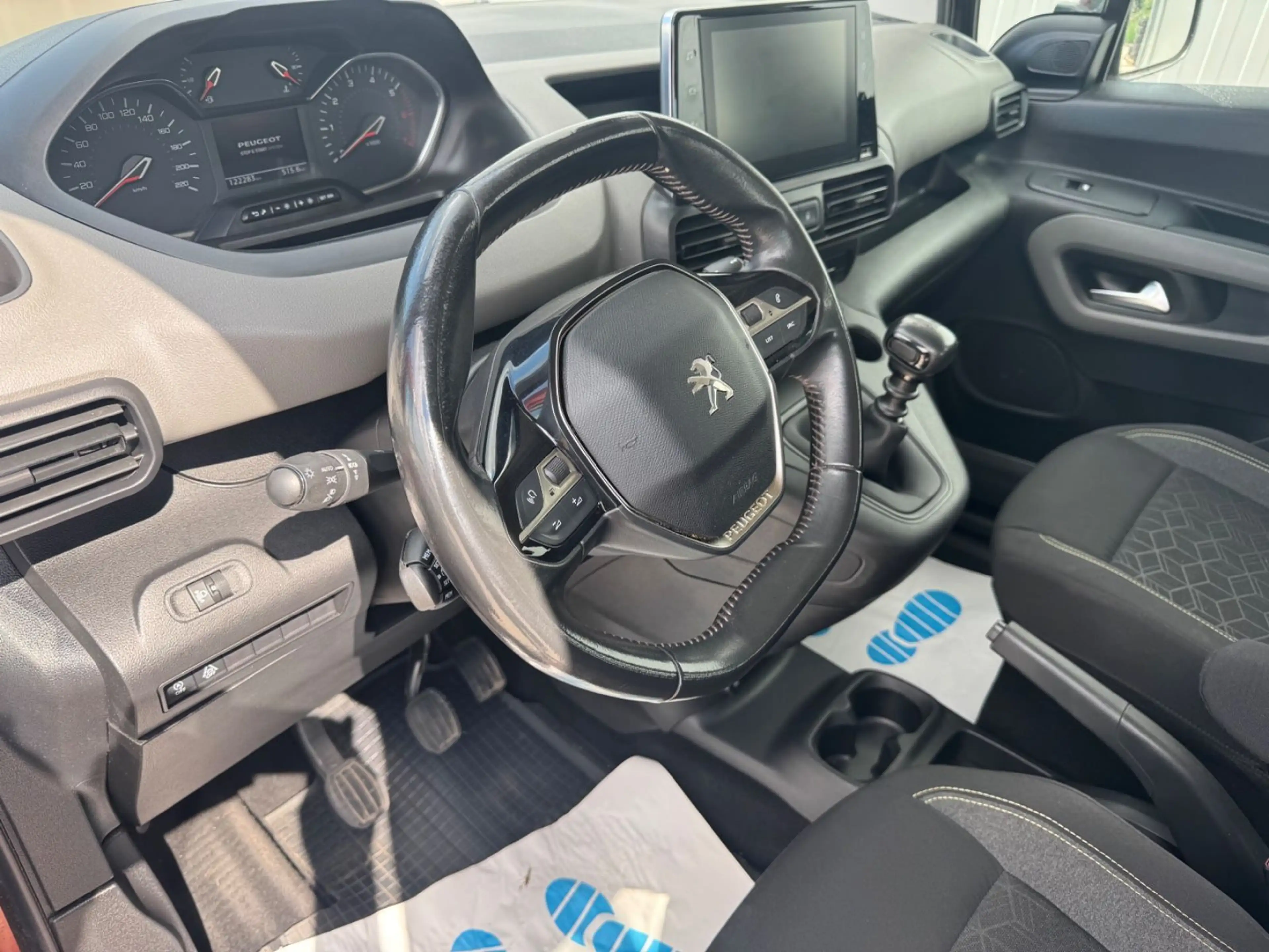 Peugeot Rifter PureTech 110 Allure — photo 8