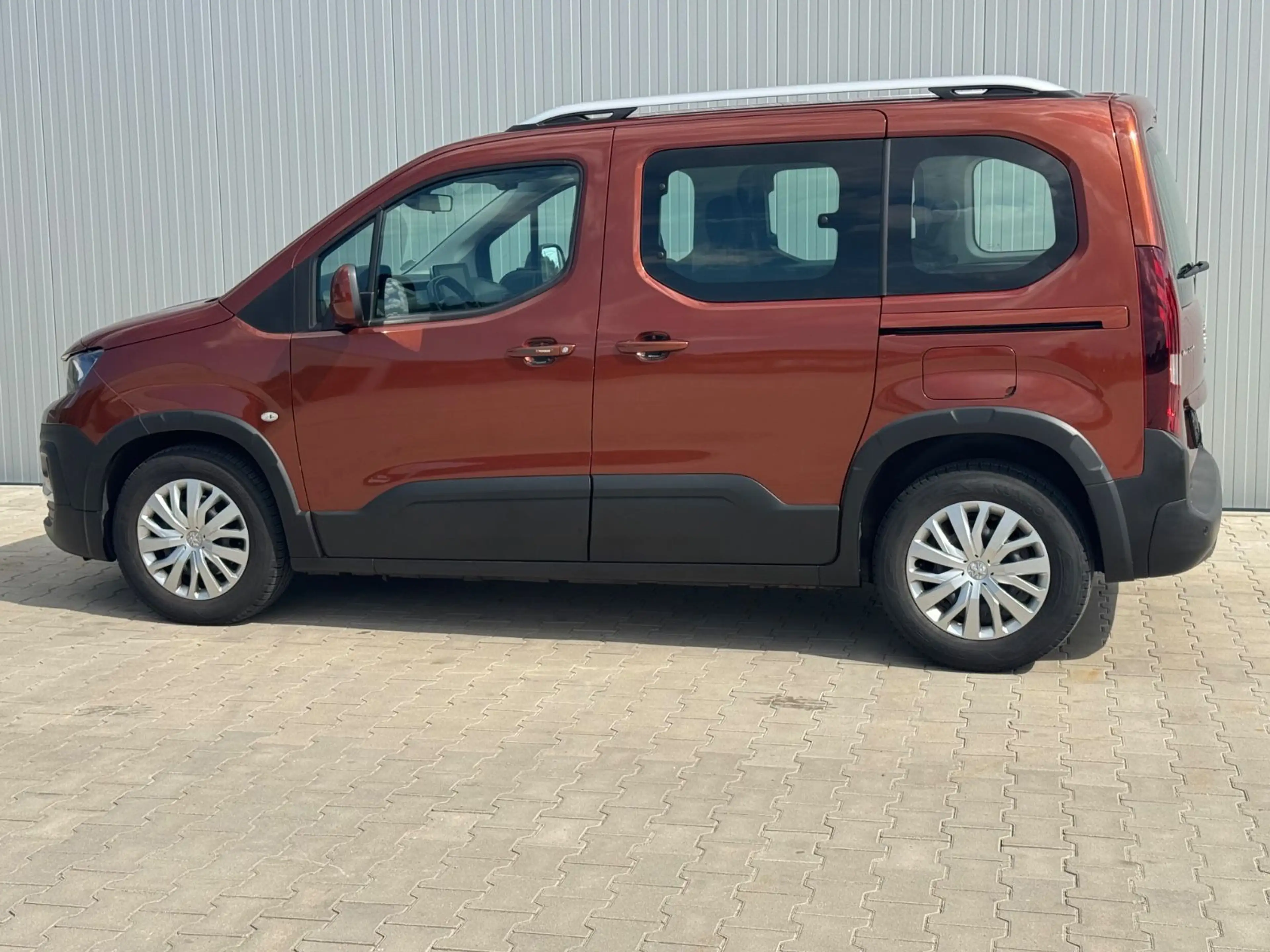 Peugeot Rifter PureTech 110 Allure — photo 6