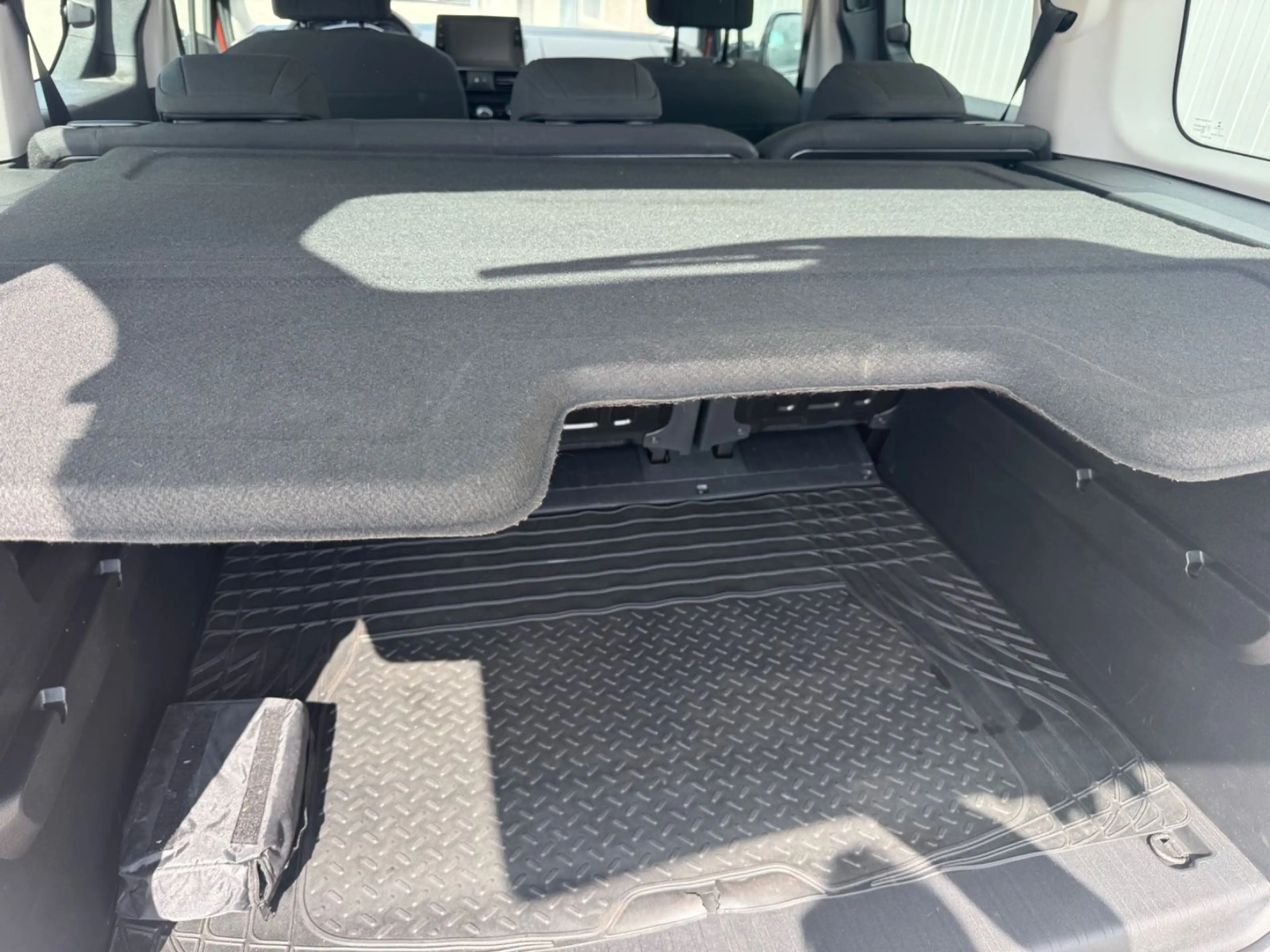 Peugeot Rifter PureTech 110 Allure — photo 12