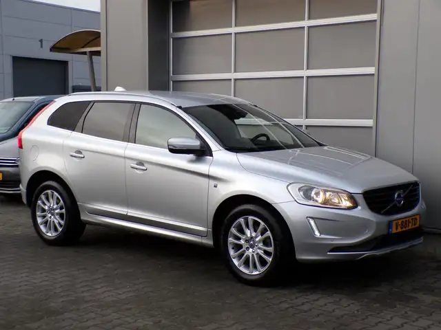Volvo XC60 2.0 D3 FWD Ocean Race|Leder|Navi|Cruise|Bluetooth