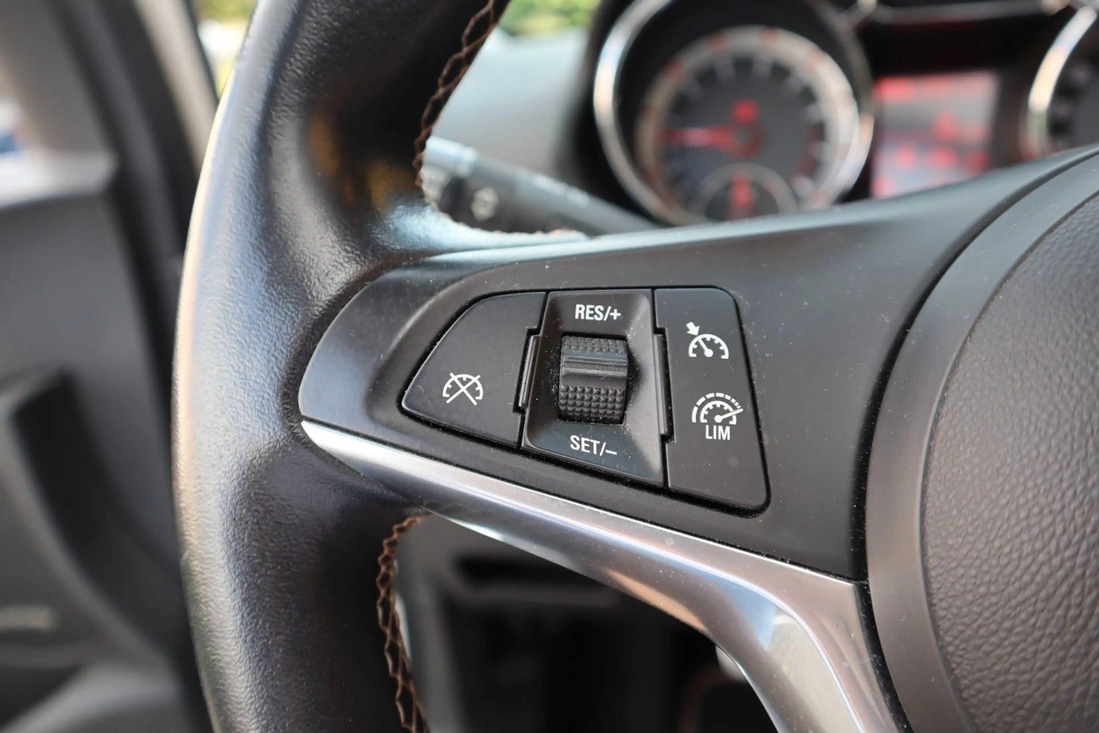 Opel Adam Rocks 1.0T MT6 Faltdach, Soundsystem — photo 9