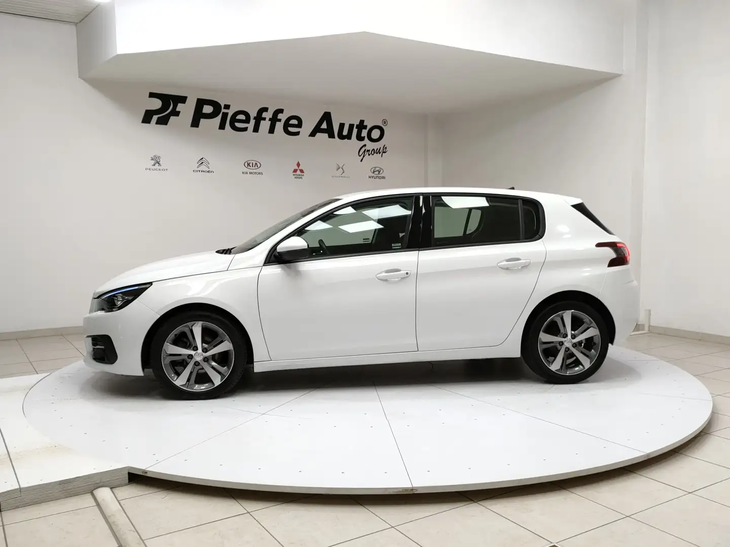 Peugeot 308 2ª serie PureTech Turbo 130 S&S Active Weiß - 2