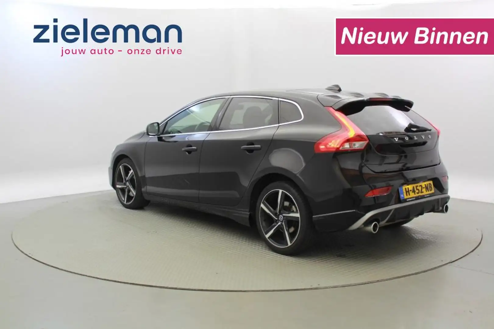 Volvo V40 1.5 T3 Polar+ R-Design Sport Automaat - Panorama, Negru - 2