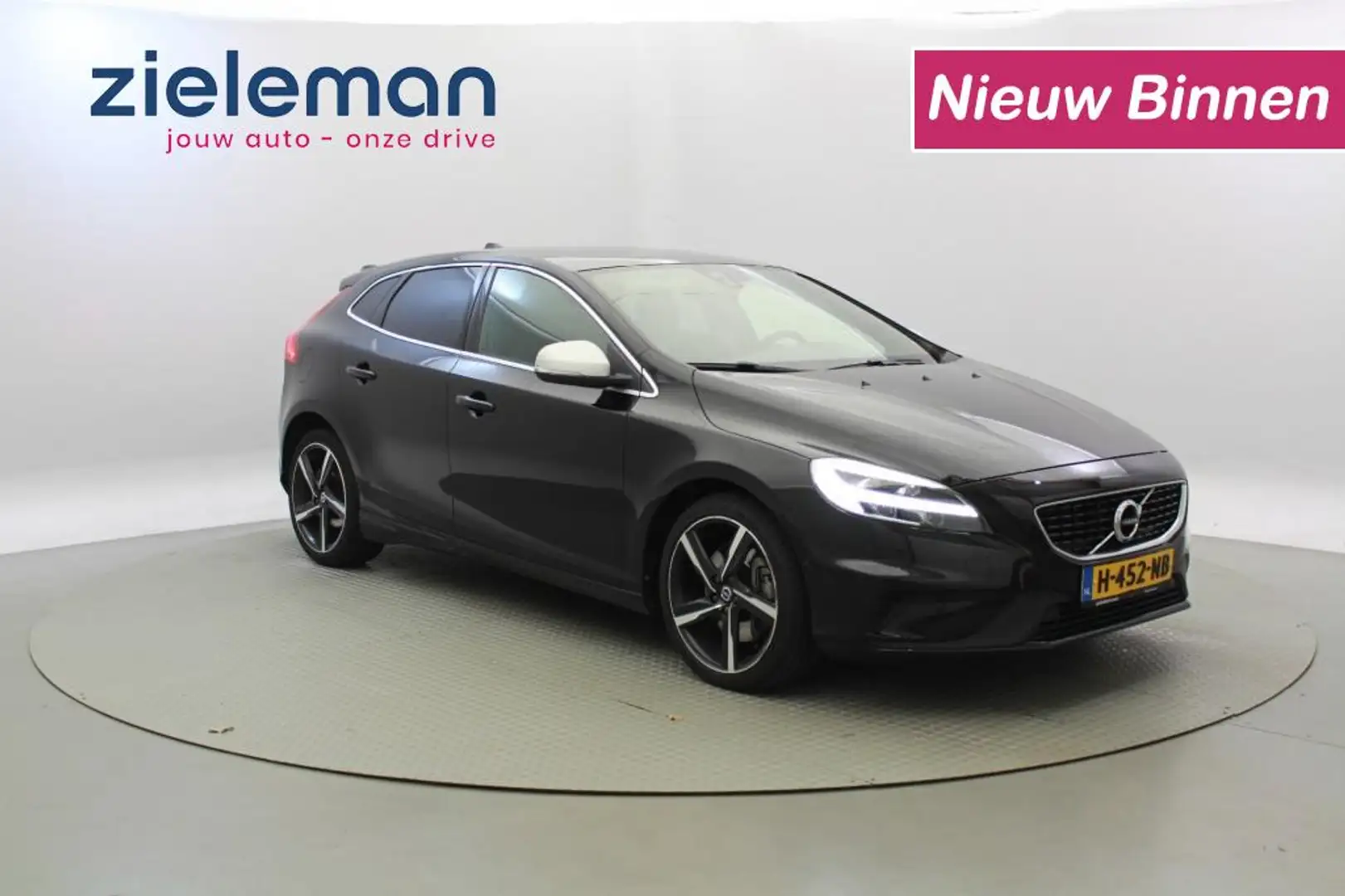 Volvo V40 1.5 T3 Polar+ R-Design Sport Automaat - Panorama, Negru - 1