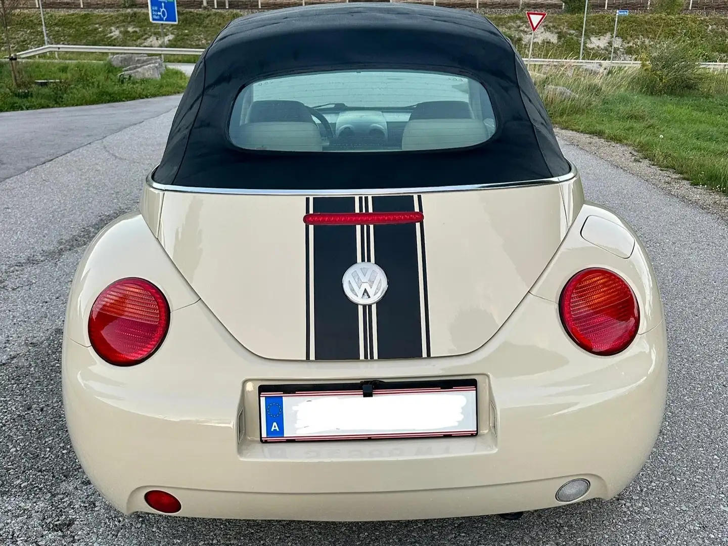 Volkswagen New Beetle New Beetle Cabrio Beige - 2