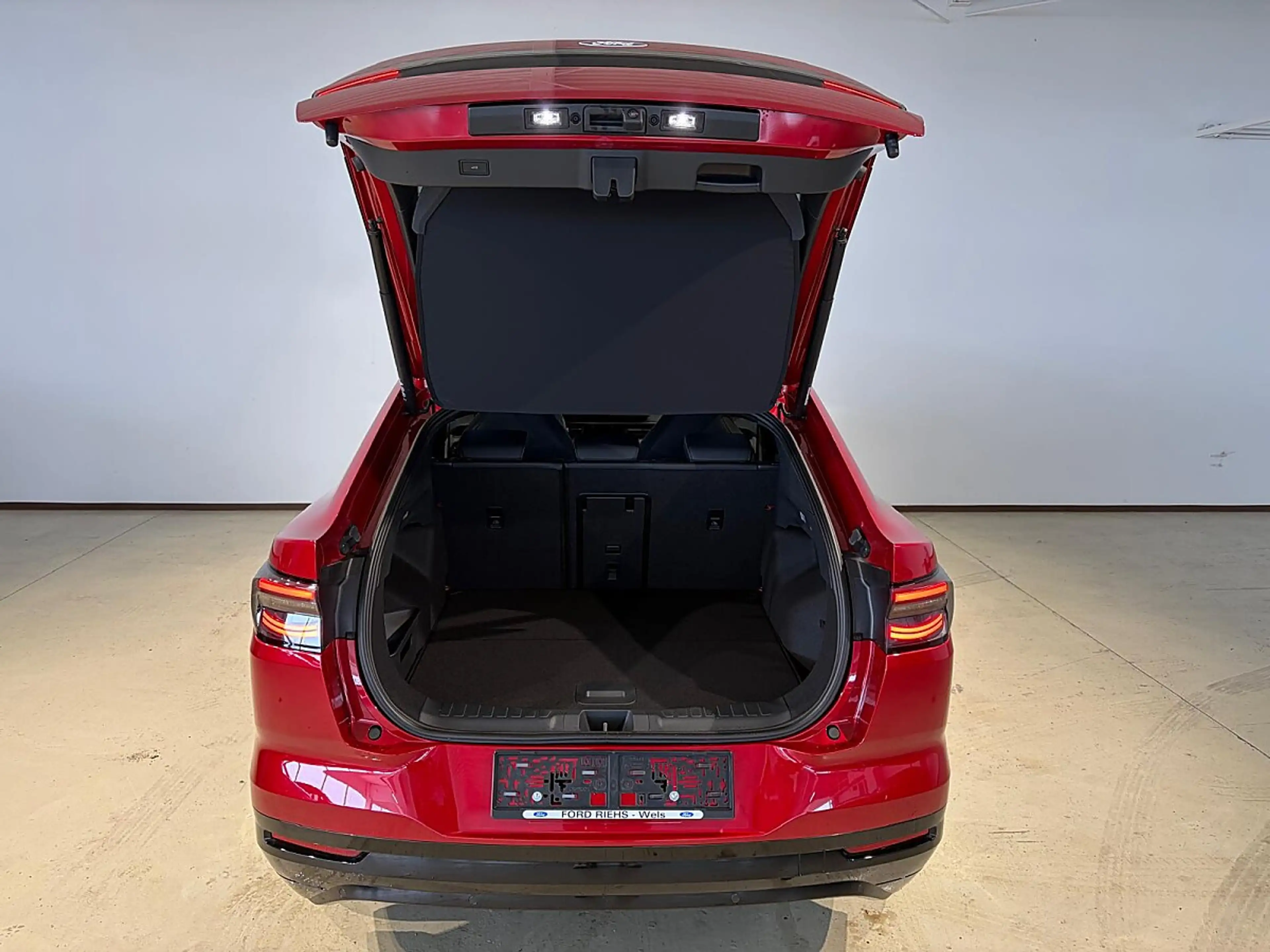 Ford Capri Elektro 77kWh Extended Range Select — photo 5