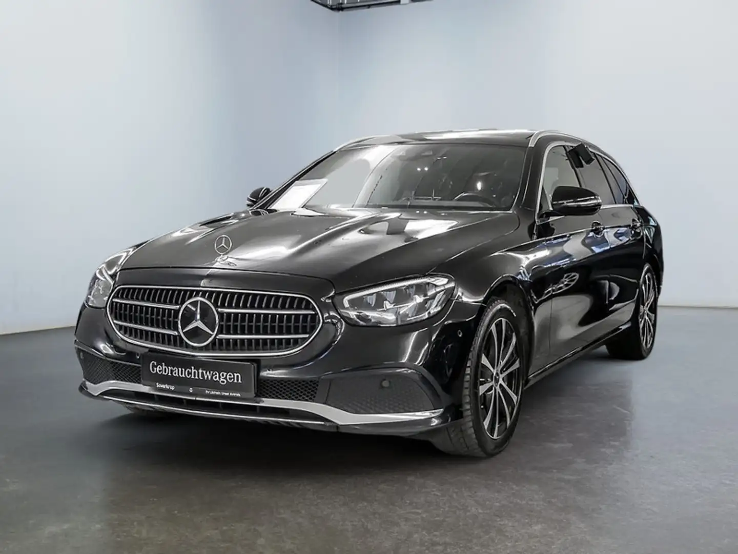 Mercedes-Benz E 450 4M T AVANTGARDE BURM WIDE AHK DISTR KAMERA Schwarz - 2